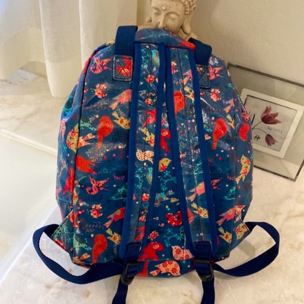 🎉HP🎉 EUC Cath Kidston backpack with alternate handles up top.🌈 - Picture 3 of 6